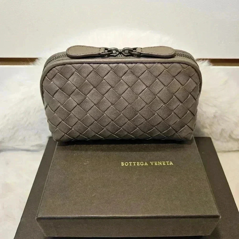 BV Intrecciato Leather Double  Zip Pouch